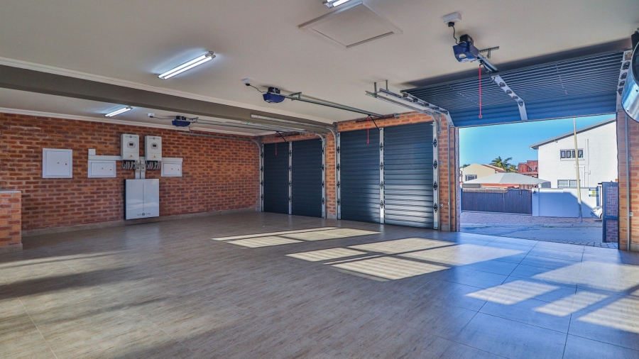 4 Bedroom Property for Sale in Wavecrest Eastern Cape